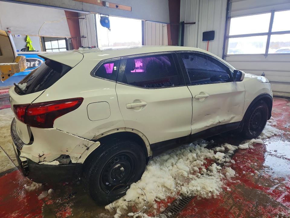 99148385 :رقم المزاد ، JN1BJ1CP7JW194323 vin ، 2018 Nissan Rogue Sport مزاد بيع