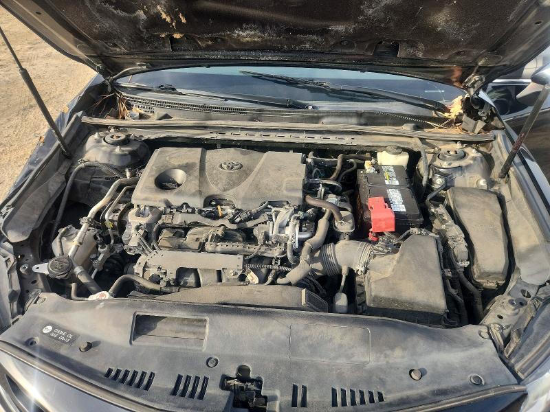76823915 :رقم المزاد ، 4T1B11HK0JU114328 vin ، 2018 Toyota Camry مزاد بيع