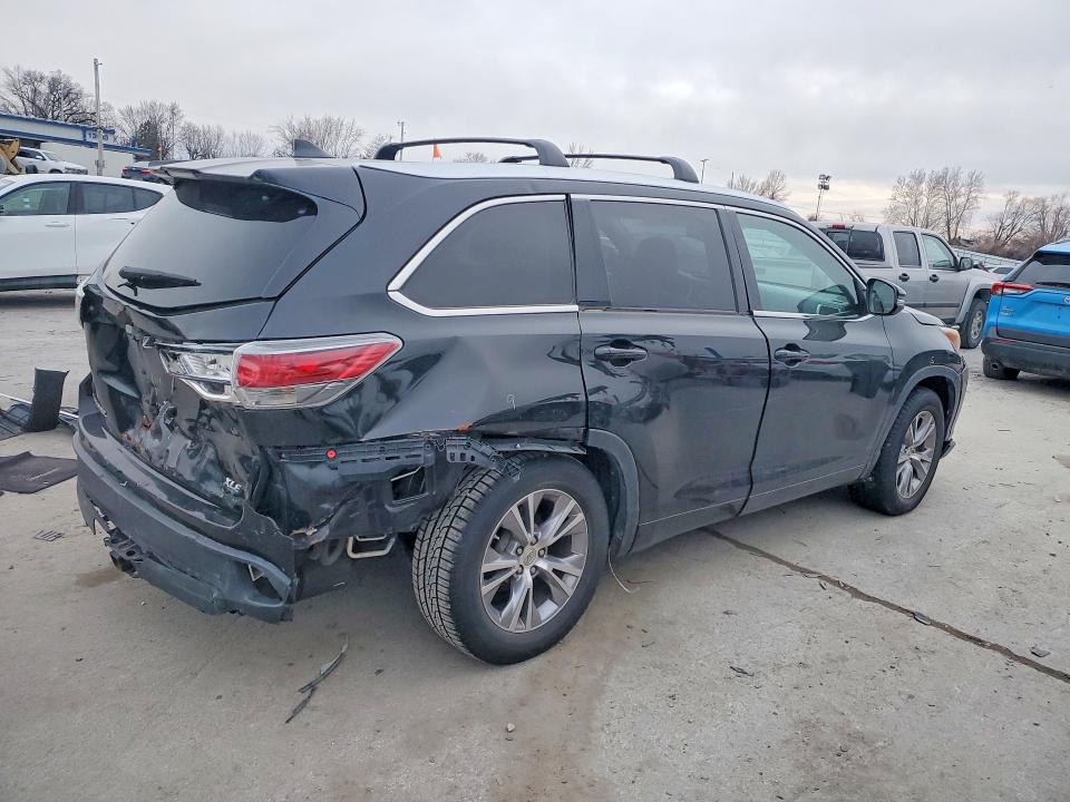 78454745 :رقم المزاد ، 5TDKKRFH2FS059853 vin ، 2015 Toyota Highlander مزاد بيع