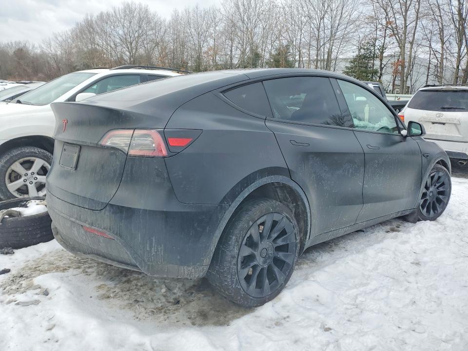 Продажа на аукционе авто 2024 Tesla Model Y, vin: 7SAYGDEE9RA215109, номер лота: 76844585