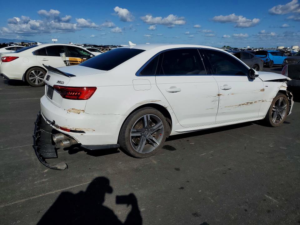 Продаж на аукціоні авто 2017 Audi A4, vin: WAUFNAF43HN032951, номер лоту: 77359255