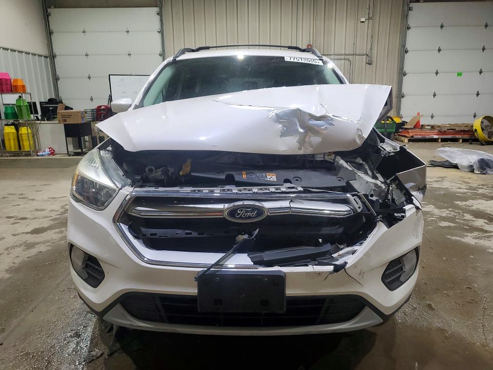 77513555 :رقم المزاد ، 1FMCU9GD2JUA77604 vin ، 2018 Ford Escape مزاد بيع