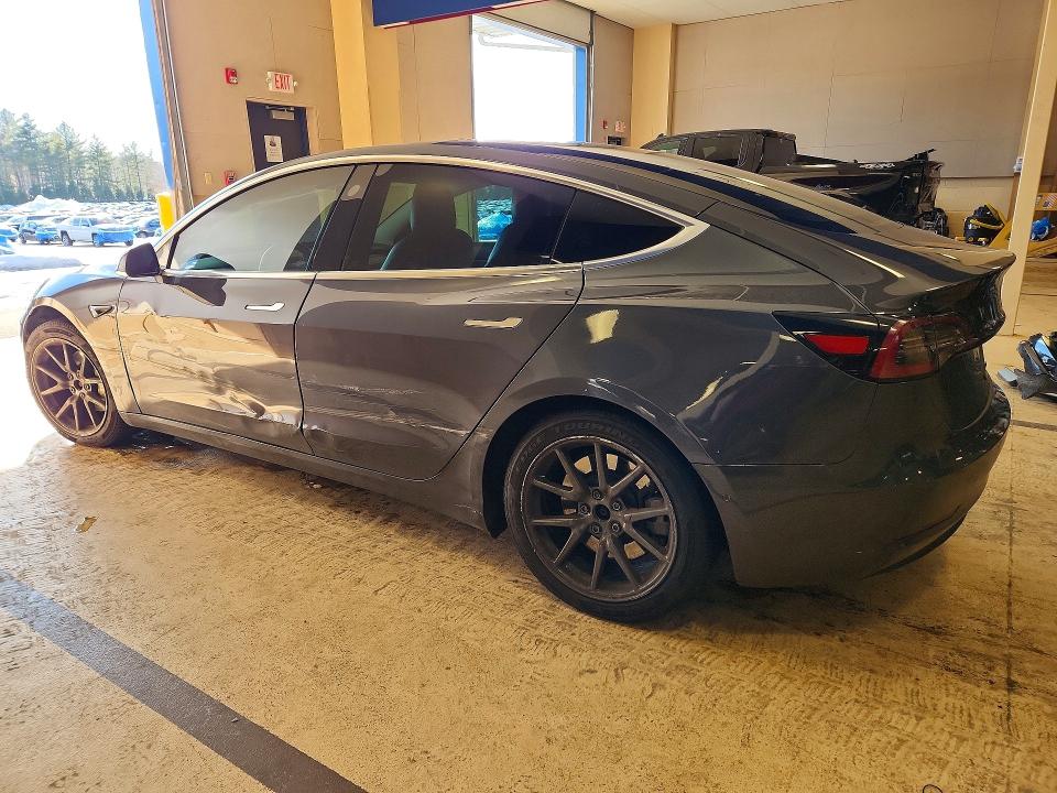 Продажа на аукционе авто 2018 Tesla Model 3, vin: 5YJ3E1EB6JF116823, номер лота: 76277275