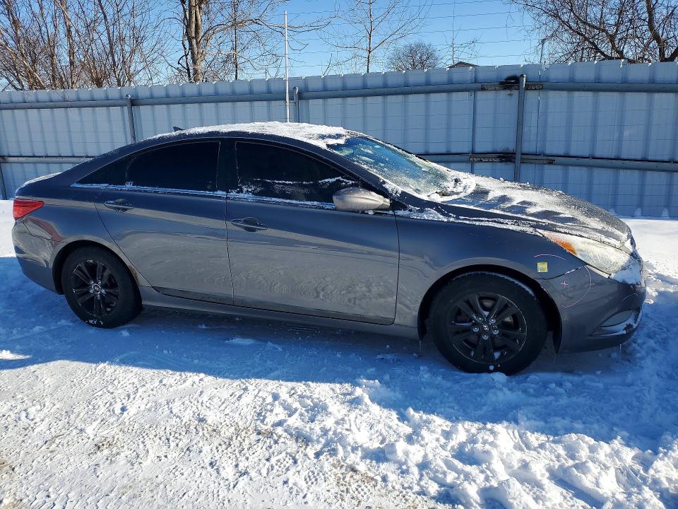 75680915 :رقم المزاد ، 5NPEB4AC9CH325480 vin ، 2012 Hyundai Sonata مزاد بيع