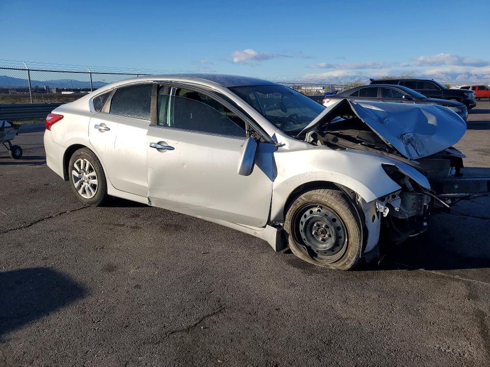 Продажа на аукционе авто 2016 Nissan Altima, vin: 1N4AL3AP8GN352917, номер лота: 77232775