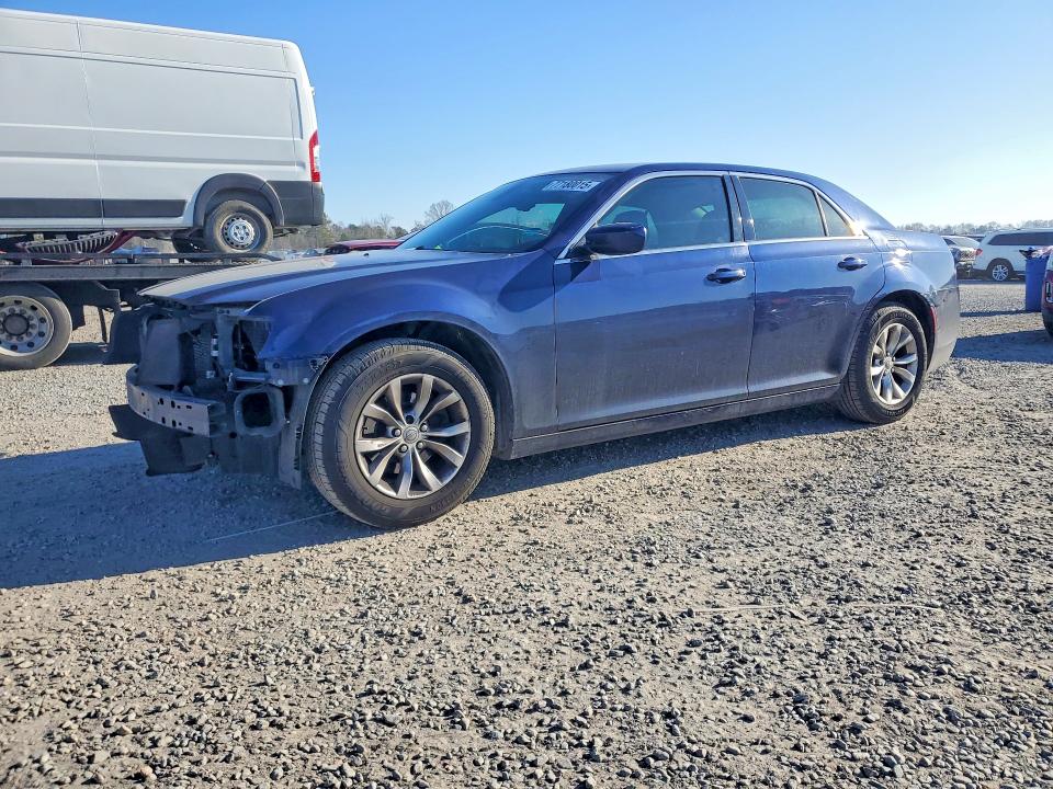 Продажа на аукционе авто 2015 Chrysler 300, vin: 2C3CCAAG2FH838190, номер лота: 77180015