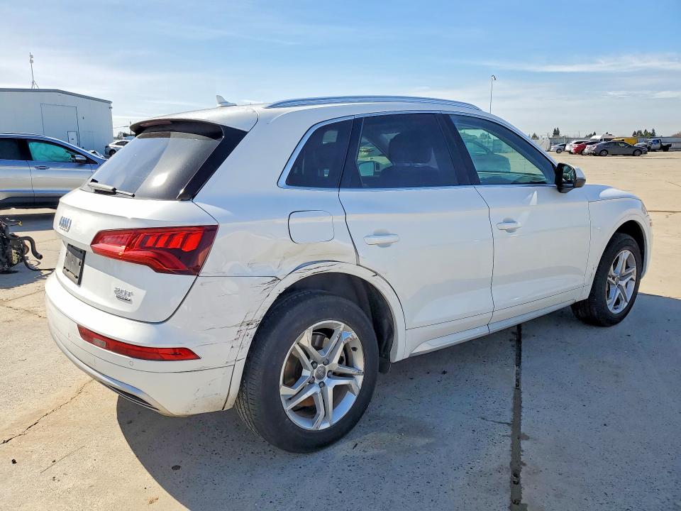 Продажа на аукционе авто 2018 Audi Q5, vin: WA1BNAFY8J2150614, номер лота: 76818035
