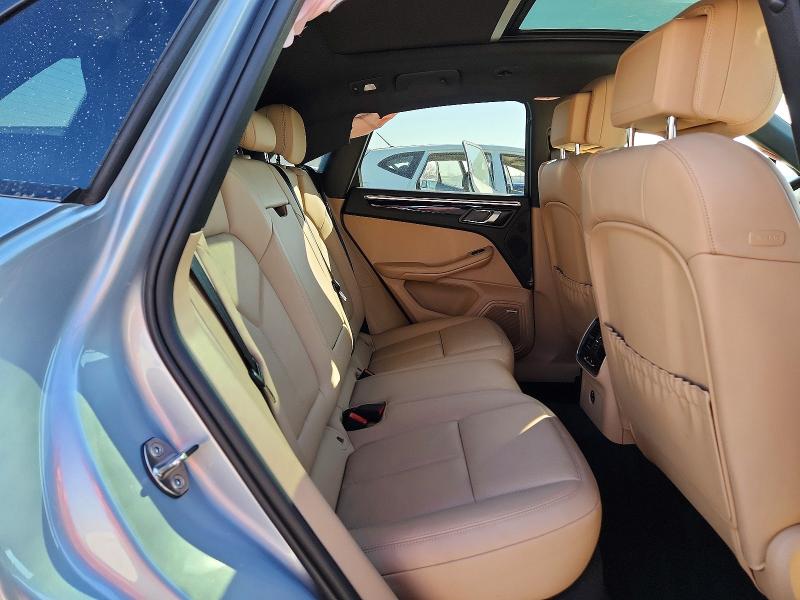 76991085 :رقم المزاد ، WP1AA2A50LLB13343 vin ، 2020 Porsche Macan مزاد بيع