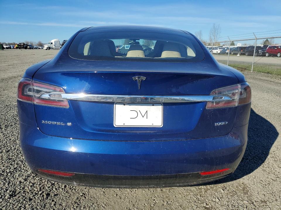 79080645 :رقم المزاد ، 5YJSA1E21HF192757 vin ، 2017 Tesla Model S مزاد بيع