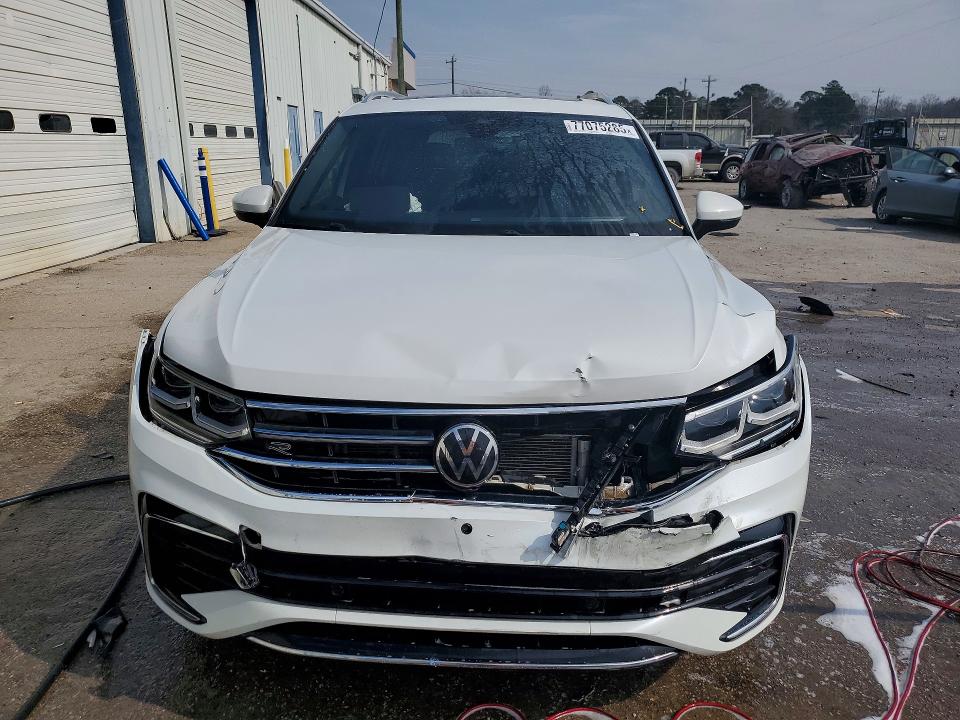 2022 Volkswagen Tiguan მანქანა იყიდება აუქციონზე, vin: 3VV4B7AXXNM137212, აუქციონის ნომერი: 77075285