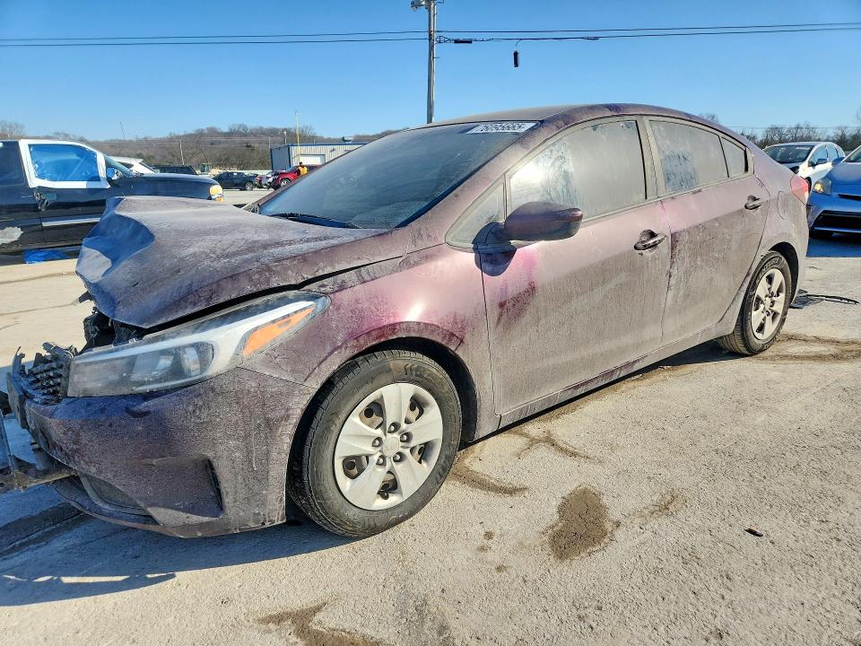 76095665 :رقم المزاد ، 3KPFK4A75JE196694 vin ، 2018 Kia Forte مزاد بيع