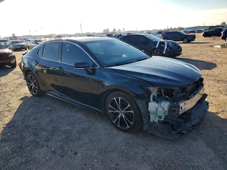 75887275 :رقم المزاد ، 4T1M11AK1LU390507 vin ، 2020 Toyota Camry مزاد بيع