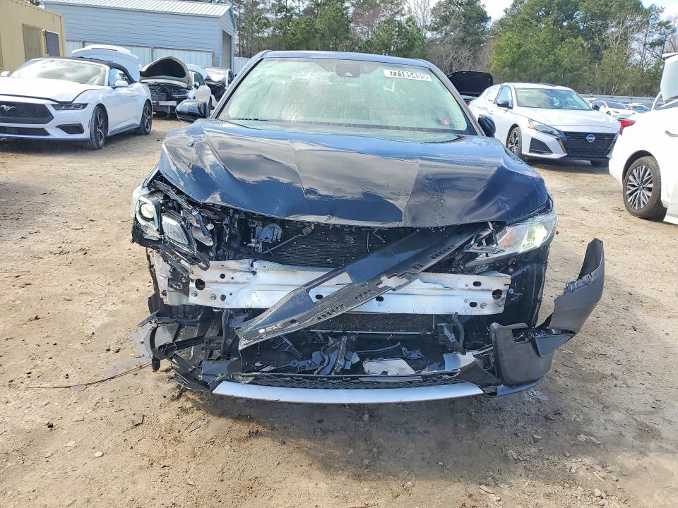 77185495 :رقم المزاد ، 4T1G11AK2LU902983 vin ، 2020 Toyota Camry مزاد بيع