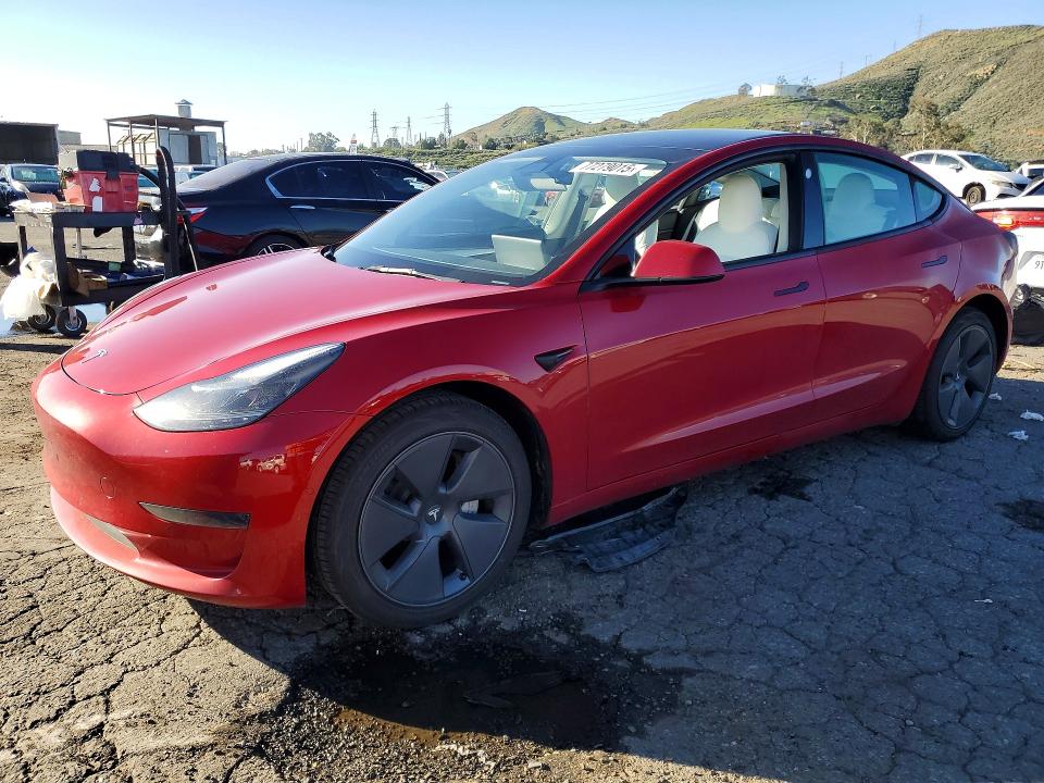 77279015 :رقم المزاد ، 5YJ3E1EA9NF375240 vin ، 2022 Tesla Model 3 مزاد بيع