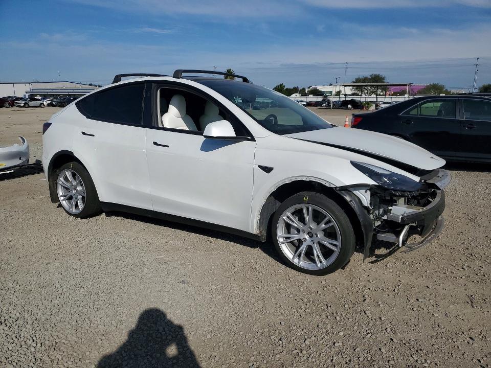 75751115 :رقم المزاد ، 7SAYGAEE6RF063131 vin ، 2024 Tesla Model Y مزاد بيع