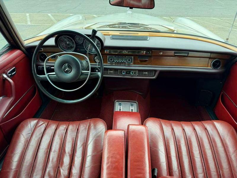 78920645 :رقم المزاد ، 10801912068752 vin ، 1971 Mercedes Benz 280 مزاد بيع