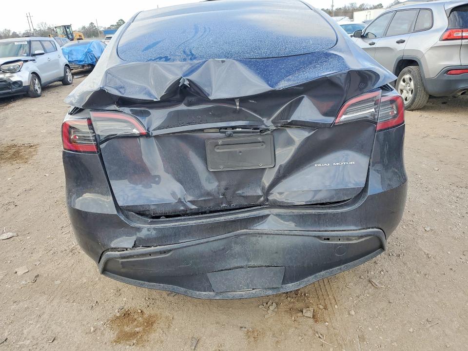Продаж на аукціоні авто 2024 Tesla Model Y, vin: 7SAYGAEE0RF085464, номер лоту: 76490405
