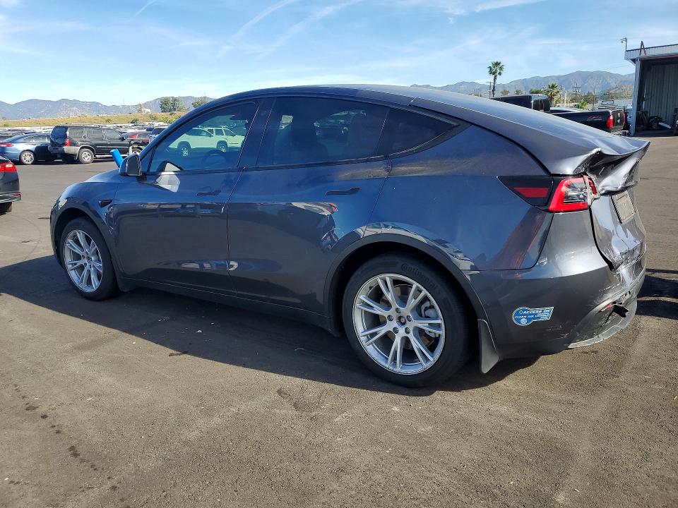 2021 Tesla Model Y მანქანა იყიდება აუქციონზე, vin: 5YJYGAED2MF135925, აუქციონის ნომერი: 78679705