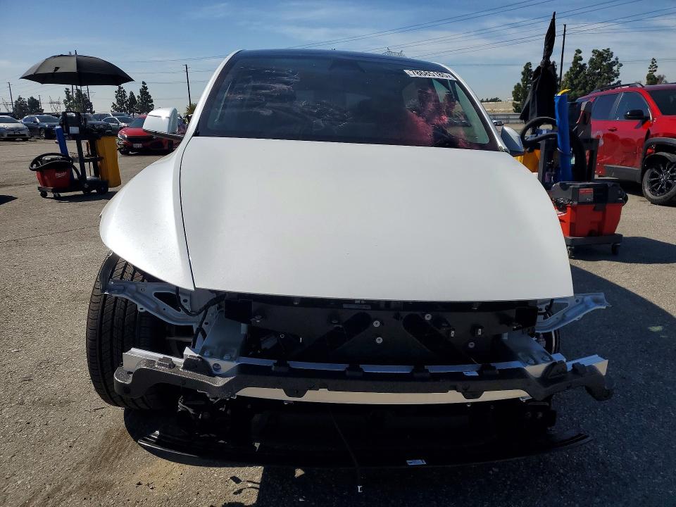 78685185 :رقم المزاد ، 7SAYGDEE4TF526263 vin ، 2026 Tesla Model Y مزاد بيع