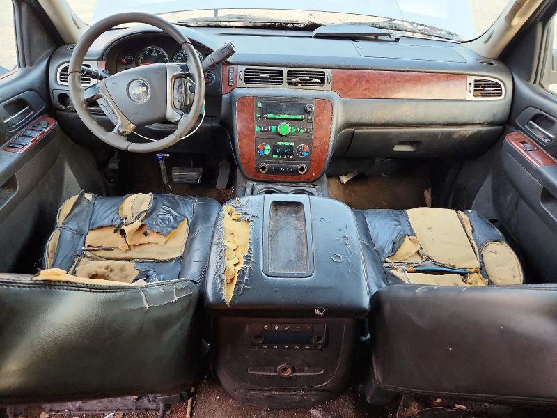 2011 Chevrolet Suburban მანქანა იყიდება აუქციონზე, vin: 1GNSCJE02BR331988, აუქციონის ნომერი: 52389856