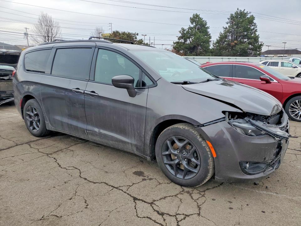 77759055 :رقم المزاد ، 2C4RC1EGXJR227889 vin ، 2018 Chrysler Pacifica مزاد بيع