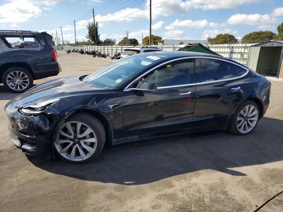 2018 Tesla Model 3 მანქანა იყიდება აუქციონზე, vin: 5YJ3E1EA0JF176233, აუქციონის ნომერი: 78264725