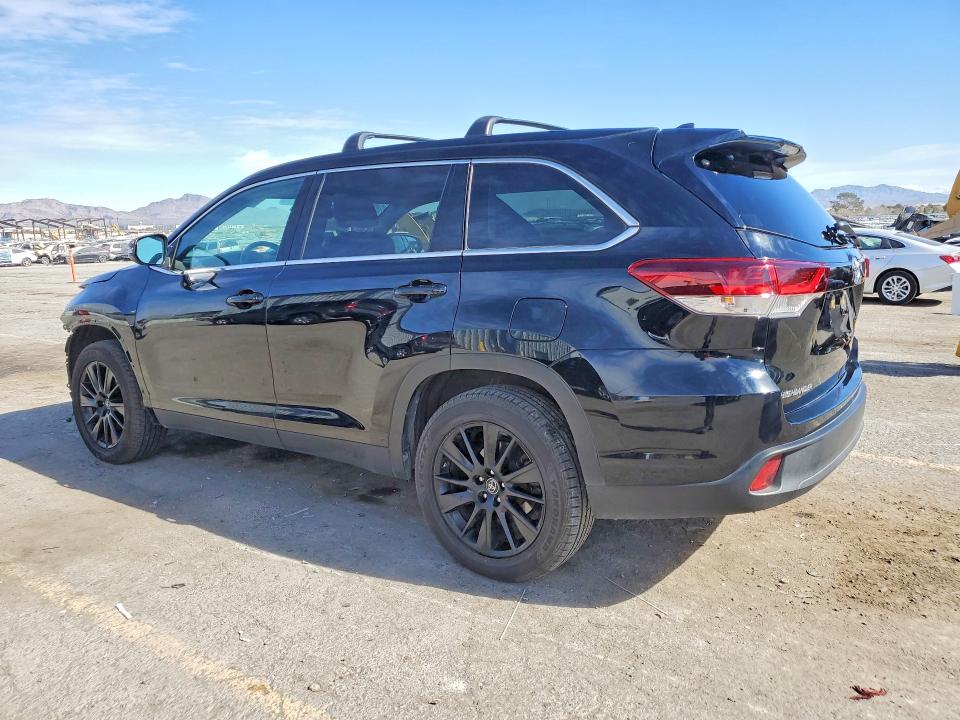 77378155 :رقم المزاد ، 5TDKZRFH5KS352958 vin ، 2019 Toyota Highlander مزاد بيع