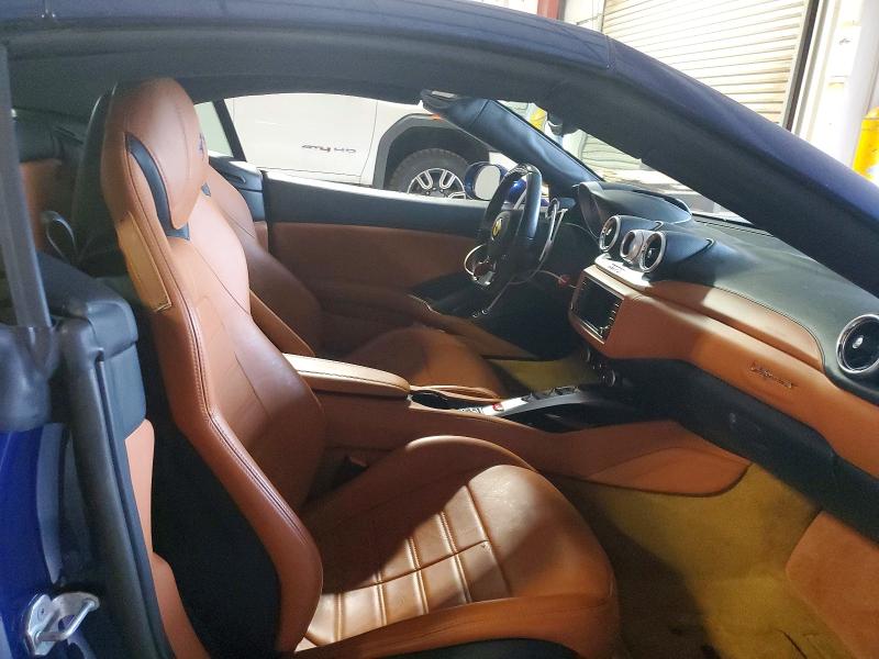 75048025 :رقم المزاد ، ZFF77XJA4H0226114 vin ، 2017 Ferrari California T مزاد بيع