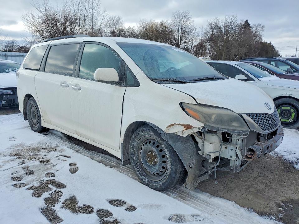 2015 Toyota Sienna მანქანა იყიდება აუქციონზე, vin: 5TDXK3DC9FS569580, აუქციონის ნომერი: 74735615