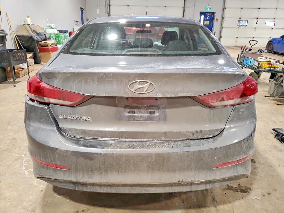 Продажа на аукционе авто 2018 Hyundai Elantra Se, vin: 5NPD74LF8JH271137, номер лота: 76623555