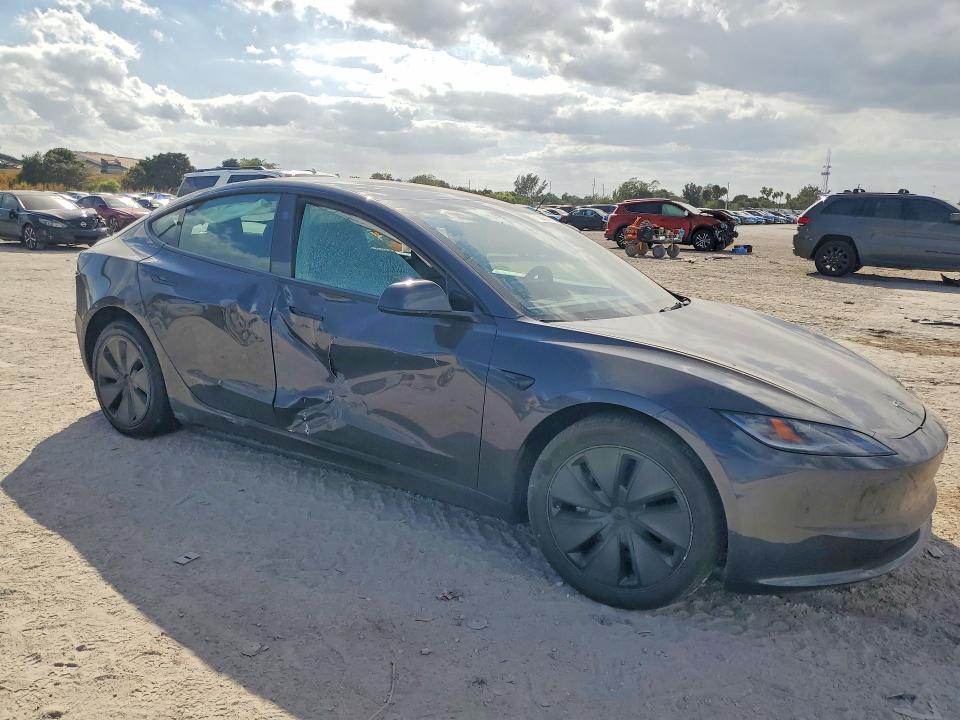77884545 :رقم المزاد ، 5YJ3E1EA2RF724440 vin ، 2024 Tesla Model 3 مزاد بيع