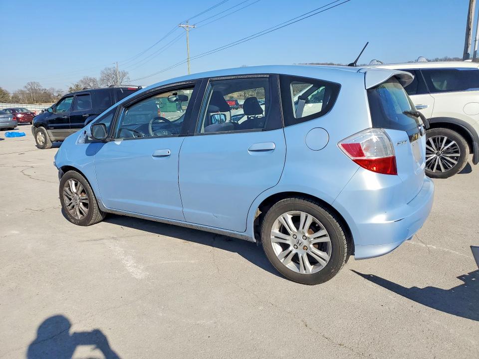76327175 :رقم المزاد ، JHMGE8H42AC024692 vin ، 2010 Honda Fit مزاد بيع