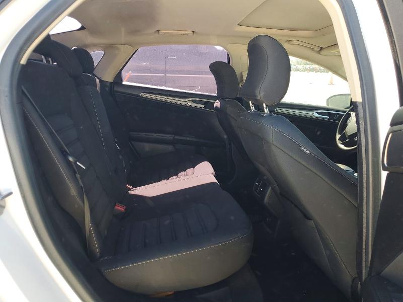 75492175 :رقم المزاد ، 3FA6P0LU4KR104987 vin ، 2019 Ford Fusion مزاد بيع