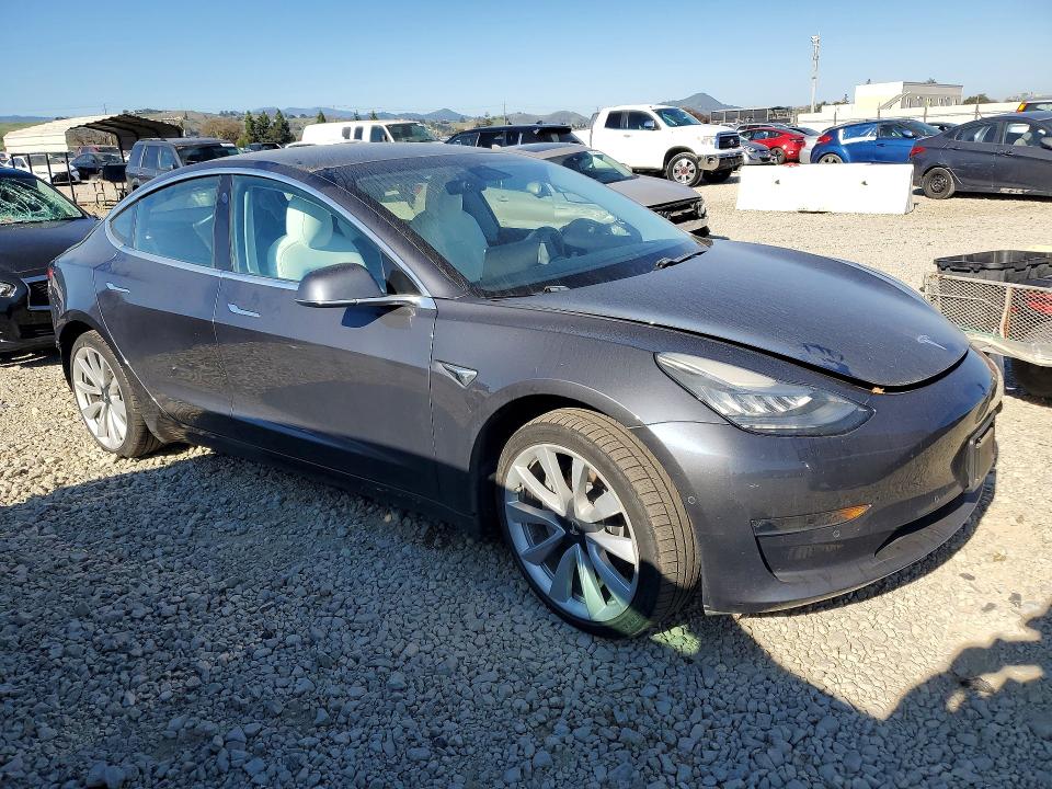 2018 Tesla Model 3 მანქანა იყიდება აუქციონზე, vin: 5YJ3E1EA1JF178069, აუქციონის ნომერი: 76113505