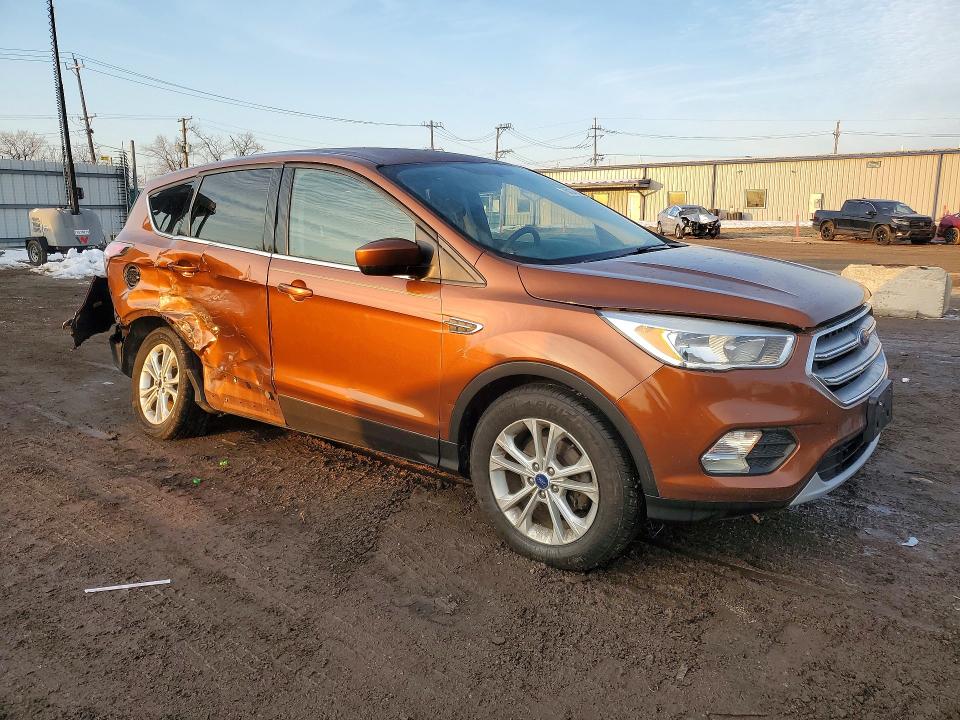 Продажа на аукционе авто 2017 Ford Escape, vin: 1FMCU0GD1HUA37200, номер лота: 76836945