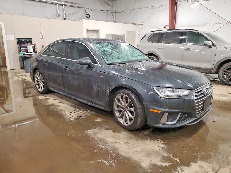 Продажа на аукционе авто 2019 Audi A4, vin: WAUENAF4XKN005667, номер лота: 77140345
