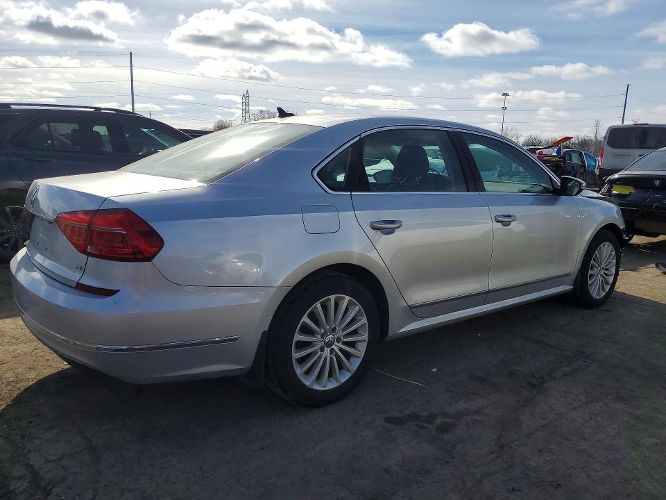 76341145 :رقم المزاد ، 1VWBS7A3XGC063665 vin ، 2016 Volkswagen Passat مزاد بيع