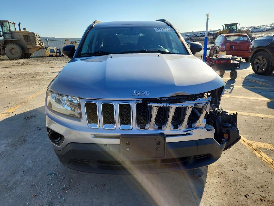 2016 Jeep Compass მანქანა იყიდება აუქციონზე, vin: 1C4NJCBA7GD675289, აუქციონის ნომერი: 77232635