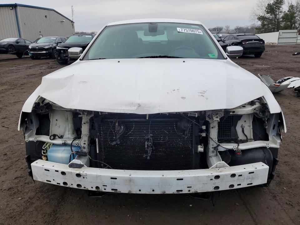 77570075 :رقم المزاد ، 2C3CCAEG3JH159385 vin ، 2018 Chrysler 300 مزاد بيع