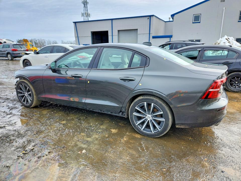 78510945 :رقم المزاد ، 7JR102FKXMG102364 vin ، 2021 Volvo S60 مزاد بيع