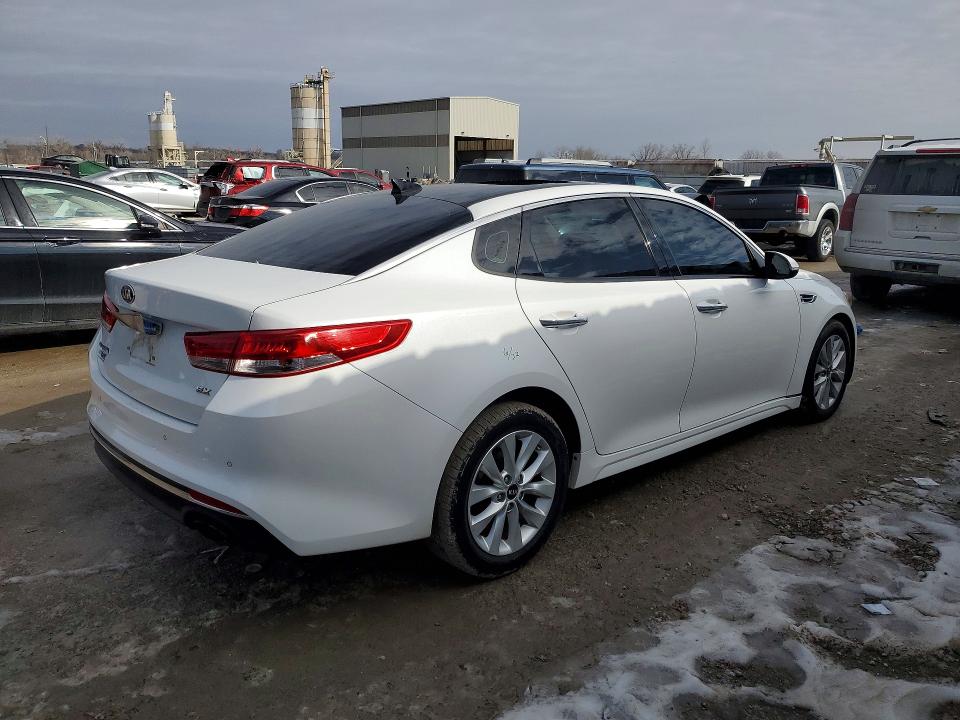 Продажа на аукционе авто 2016 Kia Optima, vin: 5XXGU4L38GG004841, номер лота: 75931205