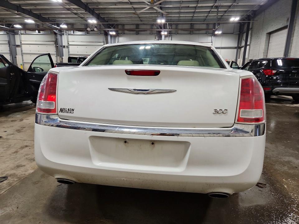 76465995 :رقم المزاد ، 2C3CA5CG7BH595402 vin ، 2011 Chrysler 300 مزاد بيع