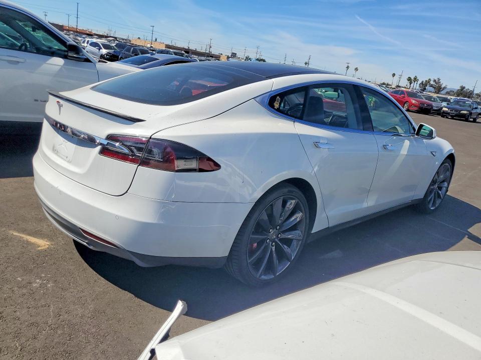 2014 Tesla Model S მანქანა იყიდება აუქციონზე, vin: 5YJSA1H11EFP45275, აუქციონის ნომერი: 78377385