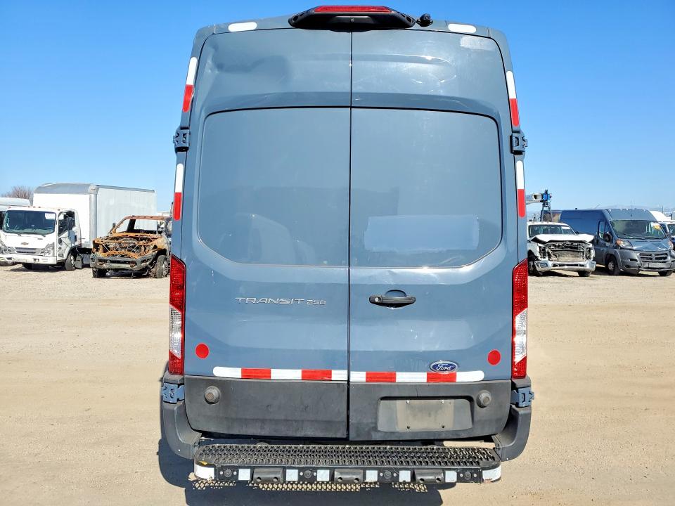 2021 Ford Transit მანქანა იყიდება აუქციონზე, vin: 1FTBR3X85MKA46557, აუქციონის ნომერი: 47308526