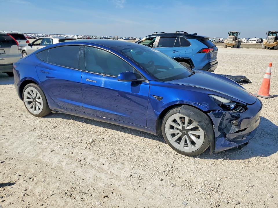 2022 Tesla Model 3 მანქანა იყიდება აუქციონზე, vin: 5YJ3E1EA1NF355077, აუქციონის ნომერი: 77606145