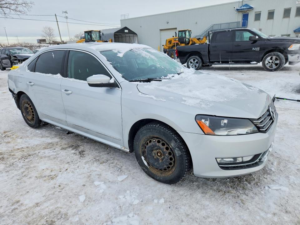 Продажа на аукционе авто 2014 Volkswagen Passat, vin: 1VWCS7A33EC117647, номер лота: 76377765