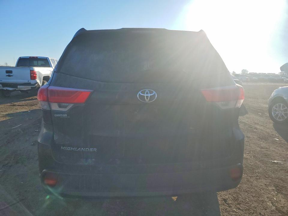 Продаж на аукціоні авто 2019 Toyota Highlander, vin: 5TDZZRFHXKS319999, номер лоту: 76922565