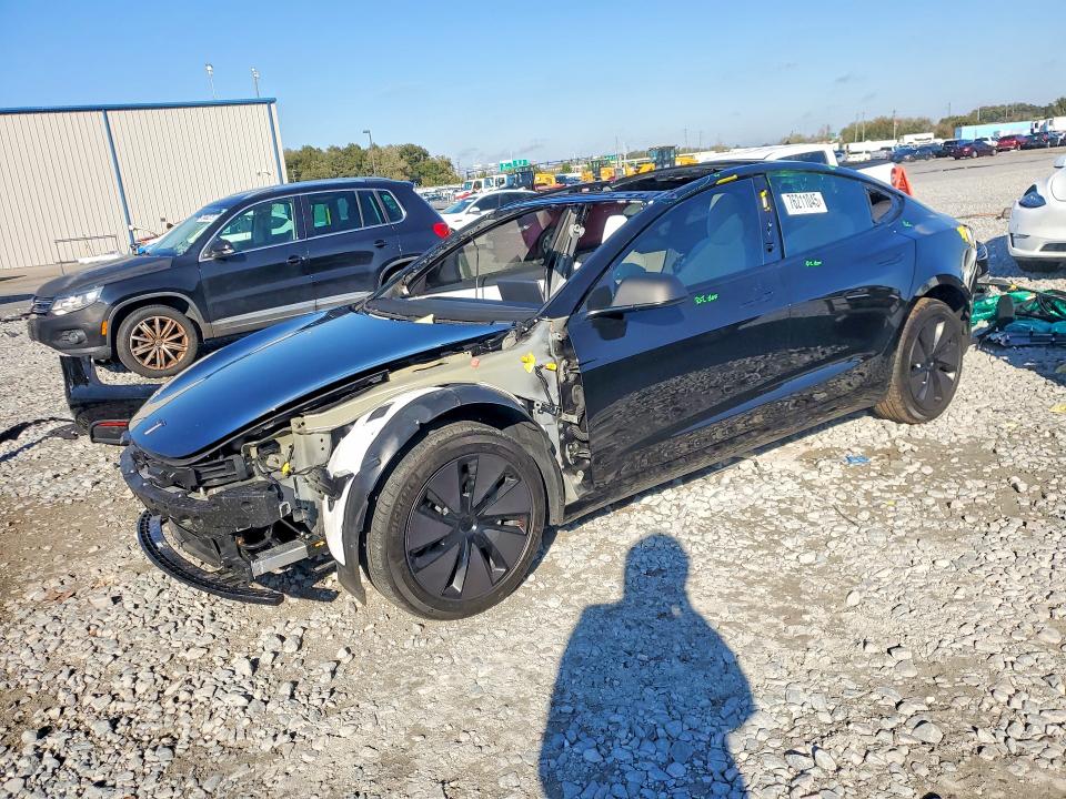 76211045 :رقم المزاد ، 5YJ3E1EB2SF048604 vin ، 2025 Tesla Model 3 مزاد بيع