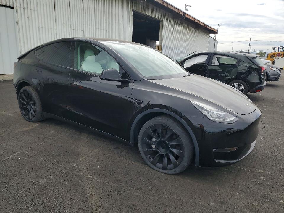 75783575 :رقم المزاد ، 7SAYGDEE7NF417881 vin ، 2022 Tesla Model Y مزاد بيع