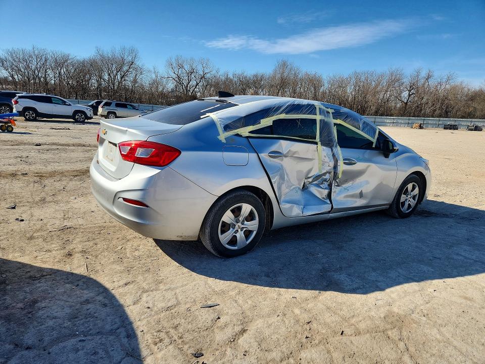 75232135 :رقم المزاد ، 1G1BC5SM6H7178388 vin ، 2017 Chevrolet Cruze مزاد بيع